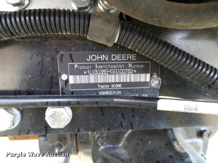 image for item DD1491 2016 John Deere 3038E MFWD tractor