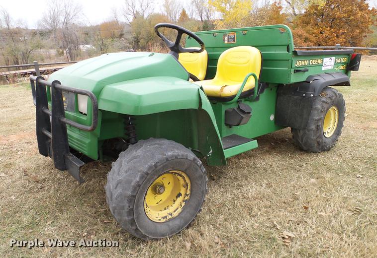 image for item DD1492 2001 John Deere 4X2 Gator utility vehicle