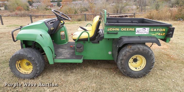 image for item DD1492 2001 John Deere 4X2 Gator utility vehicle