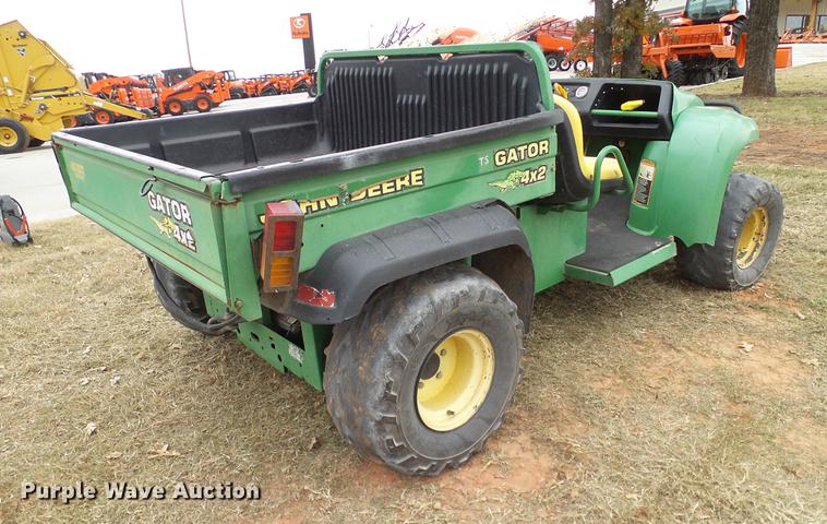 image for item DD1492 2001 John Deere 4X2 Gator utility vehicle