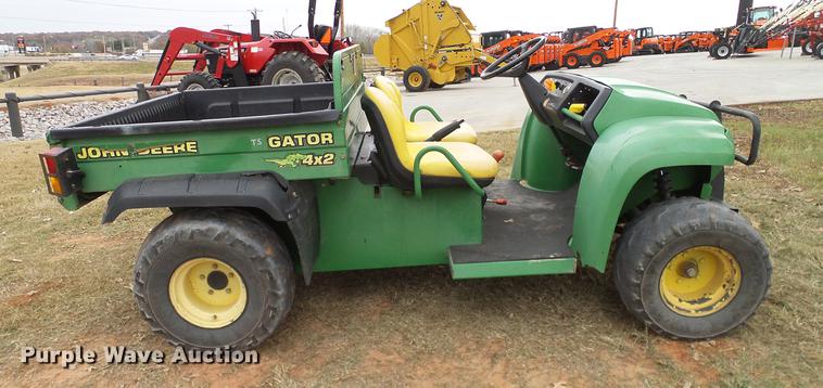 image for item DD1492 2001 John Deere 4X2 Gator utility vehicle