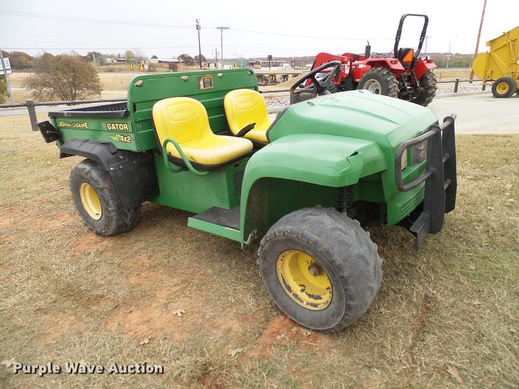image for item DD1492 2001 John Deere 4X2 Gator utility vehicle