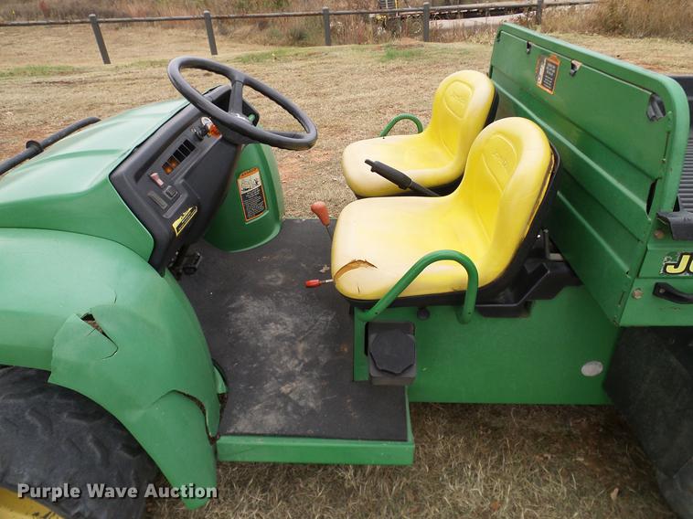 image for item DD1492 2001 John Deere 4X2 Gator utility vehicle