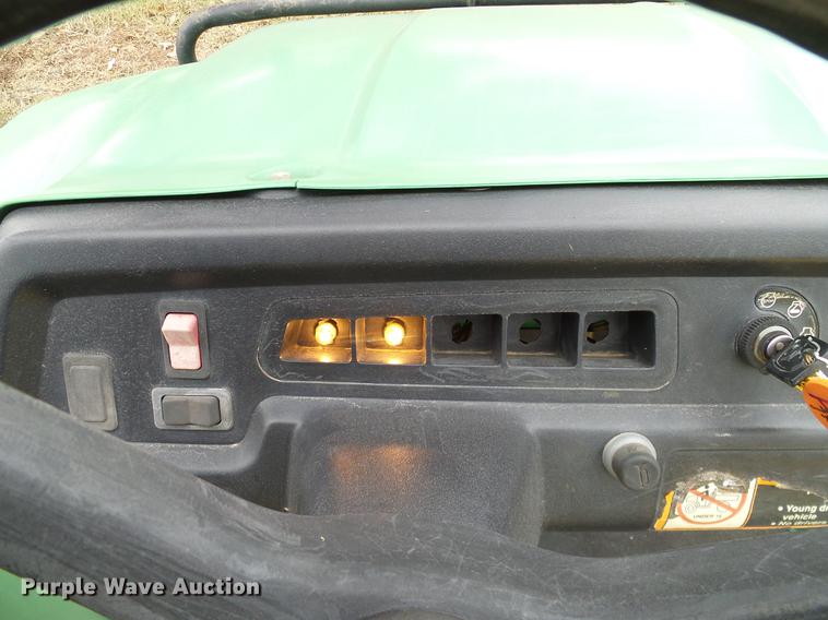image for item DD1492 2001 John Deere 4X2 Gator utility vehicle