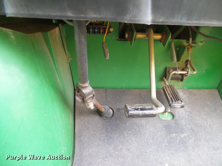 image for item DD1492 2001 John Deere 4X2 Gator utility vehicle