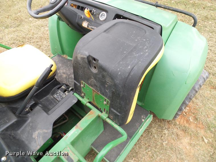 image for item DD1492 2001 John Deere 4X2 Gator utility vehicle