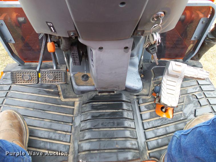 image for item DD1493 2015 Kubota L4060HST MFWD tractor