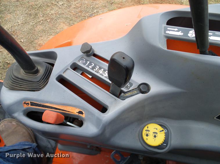 image for item DD1493 2015 Kubota L4060HST MFWD tractor