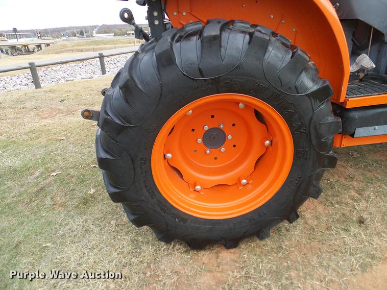 image for item DD1493 2015 Kubota L4060HST MFWD tractor