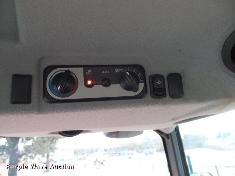 image for item DD1495 2014 Kubota L5460HSTC MFWD tractor