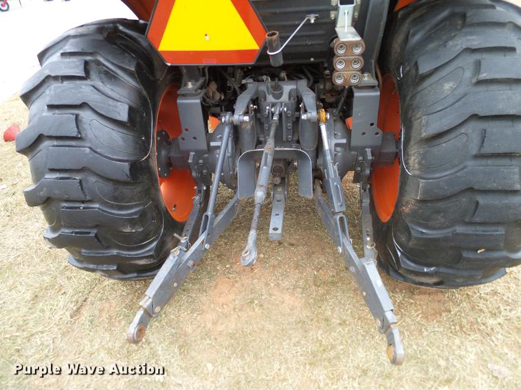 image for item DD1495 2014 Kubota L5460HSTC MFWD tractor