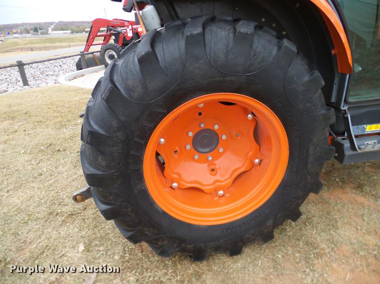 image for item DD1495 2014 Kubota L5460HSTC MFWD tractor