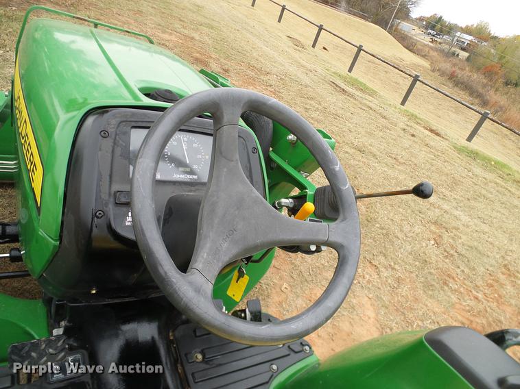 image for item DD1496 2012 John Deere 3032E MFWD tractor