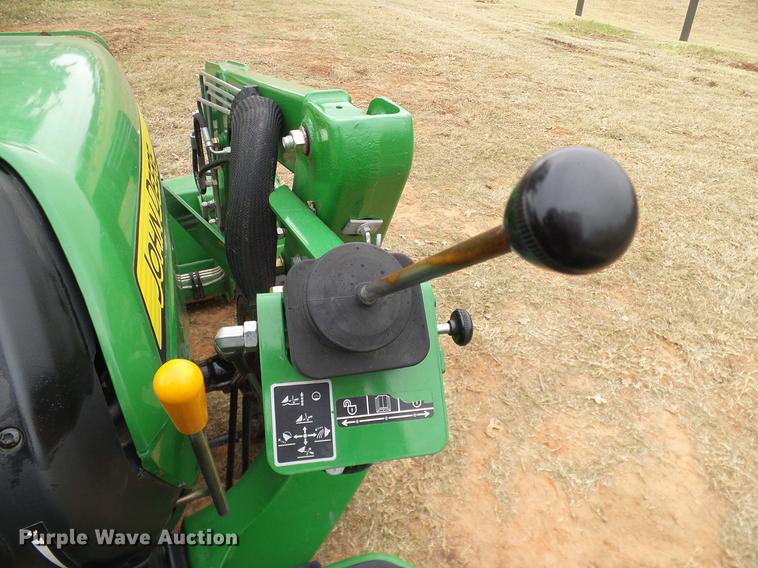 image for item DD1496 2012 John Deere 3032E MFWD tractor