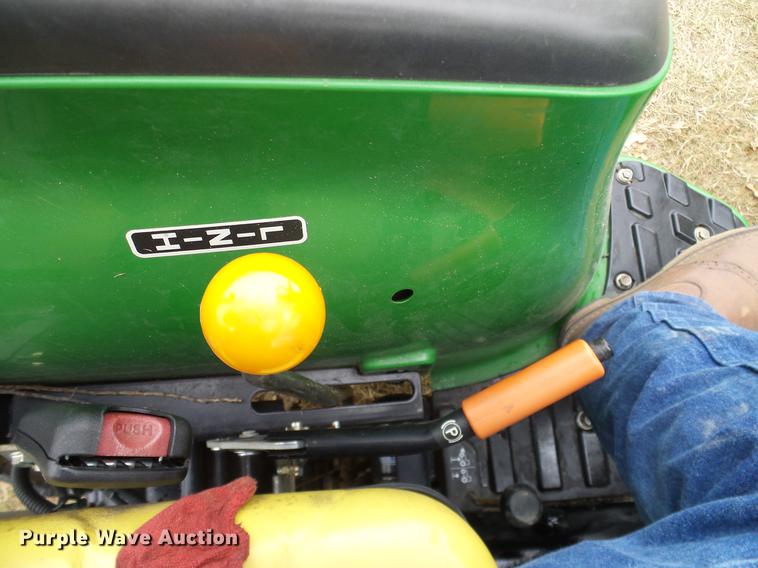 image for item DD1496 2012 John Deere 3032E MFWD tractor