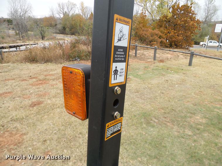 image for item DD1496 2012 John Deere 3032E MFWD tractor