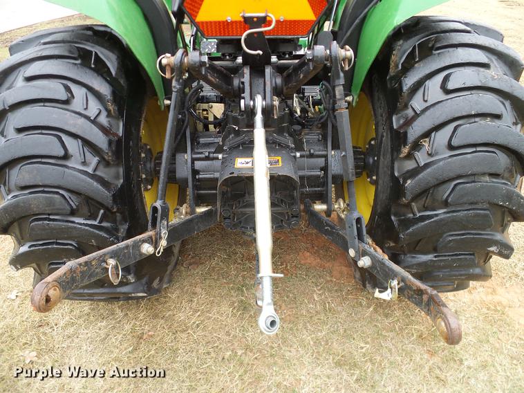 image for item DD1496 2012 John Deere 3032E MFWD tractor