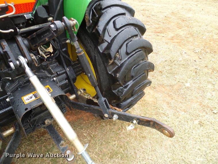 image for item DD1496 2012 John Deere 3032E MFWD tractor