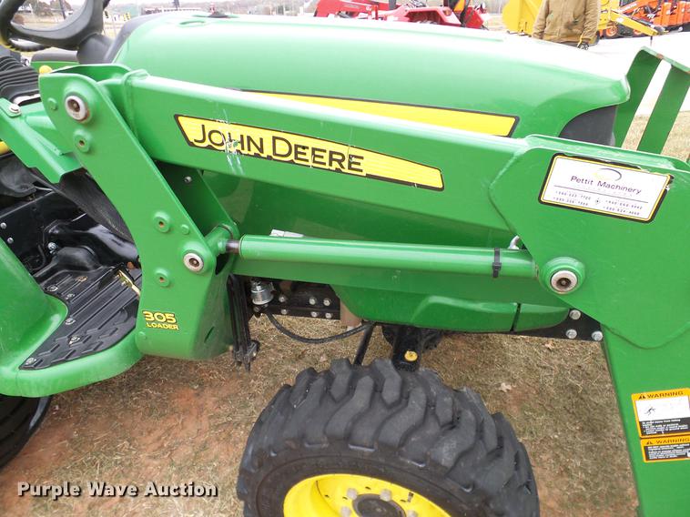 image for item DD1496 2012 John Deere 3032E MFWD tractor
