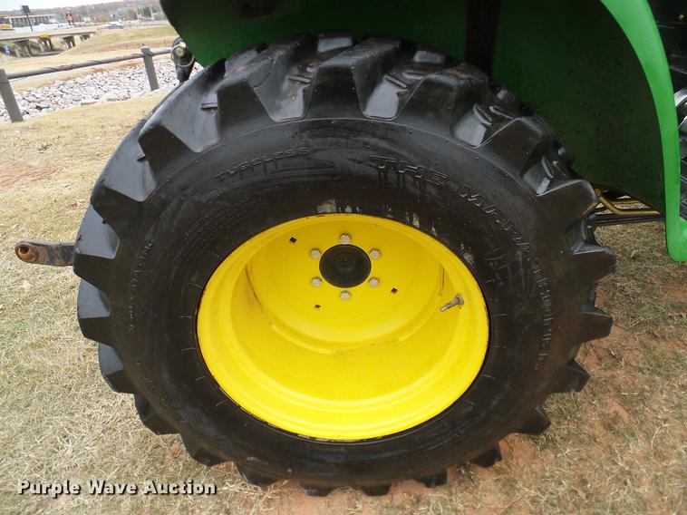 image for item DD1496 2012 John Deere 3032E MFWD tractor