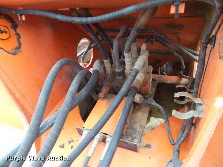 image for item DD1497 2005 Kubota R420S wheel loader