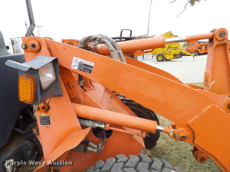 image for item DD1497 2005 Kubota R420S wheel loader