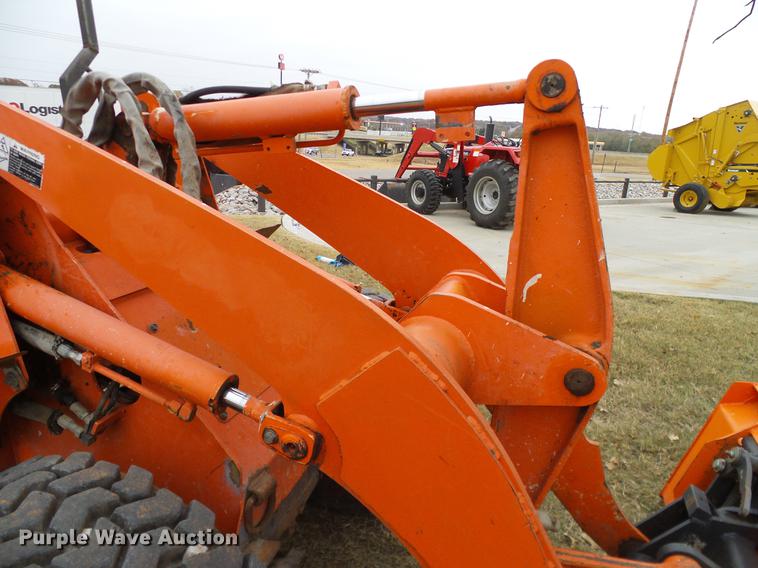 image for item DD1497 2005 Kubota R420S wheel loader