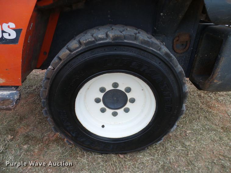 image for item DD1497 2005 Kubota R420S wheel loader