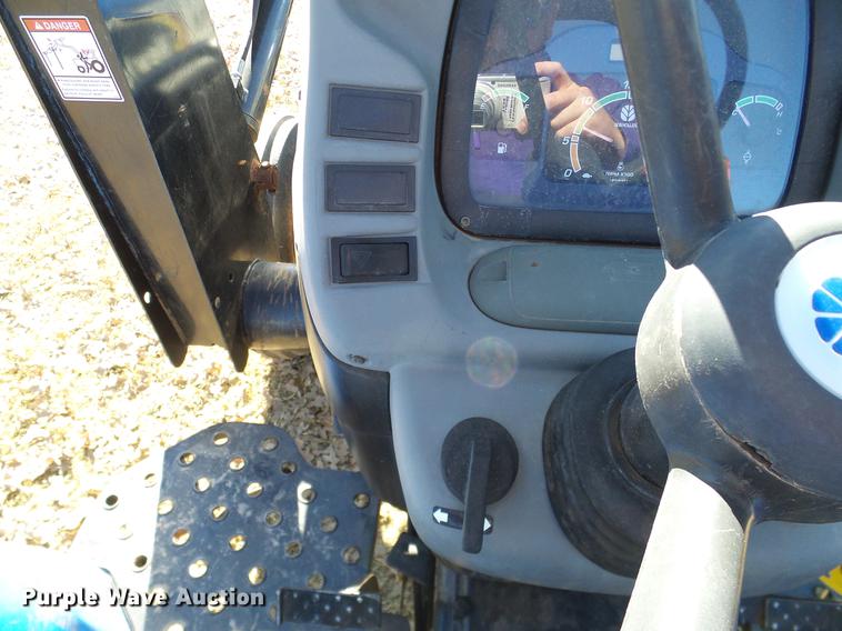 image for item DD1499 2007 New Holland TT60A tractor