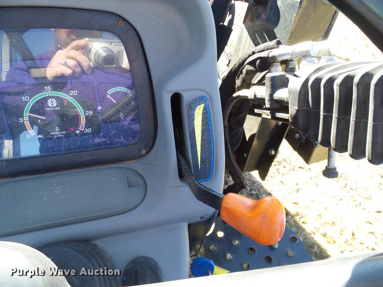 image for item DD1499 2007 New Holland TT60A tractor