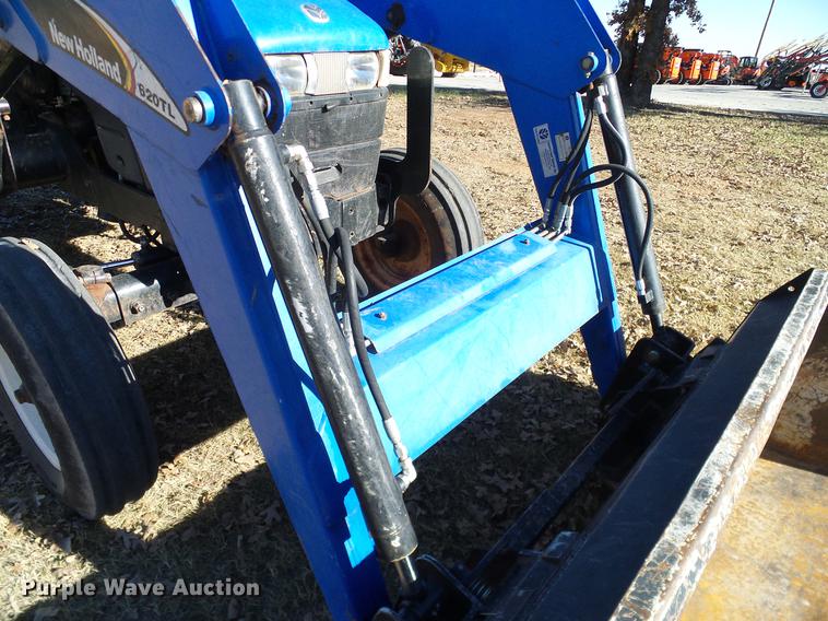 image for item DD1499 2007 New Holland TT60A tractor