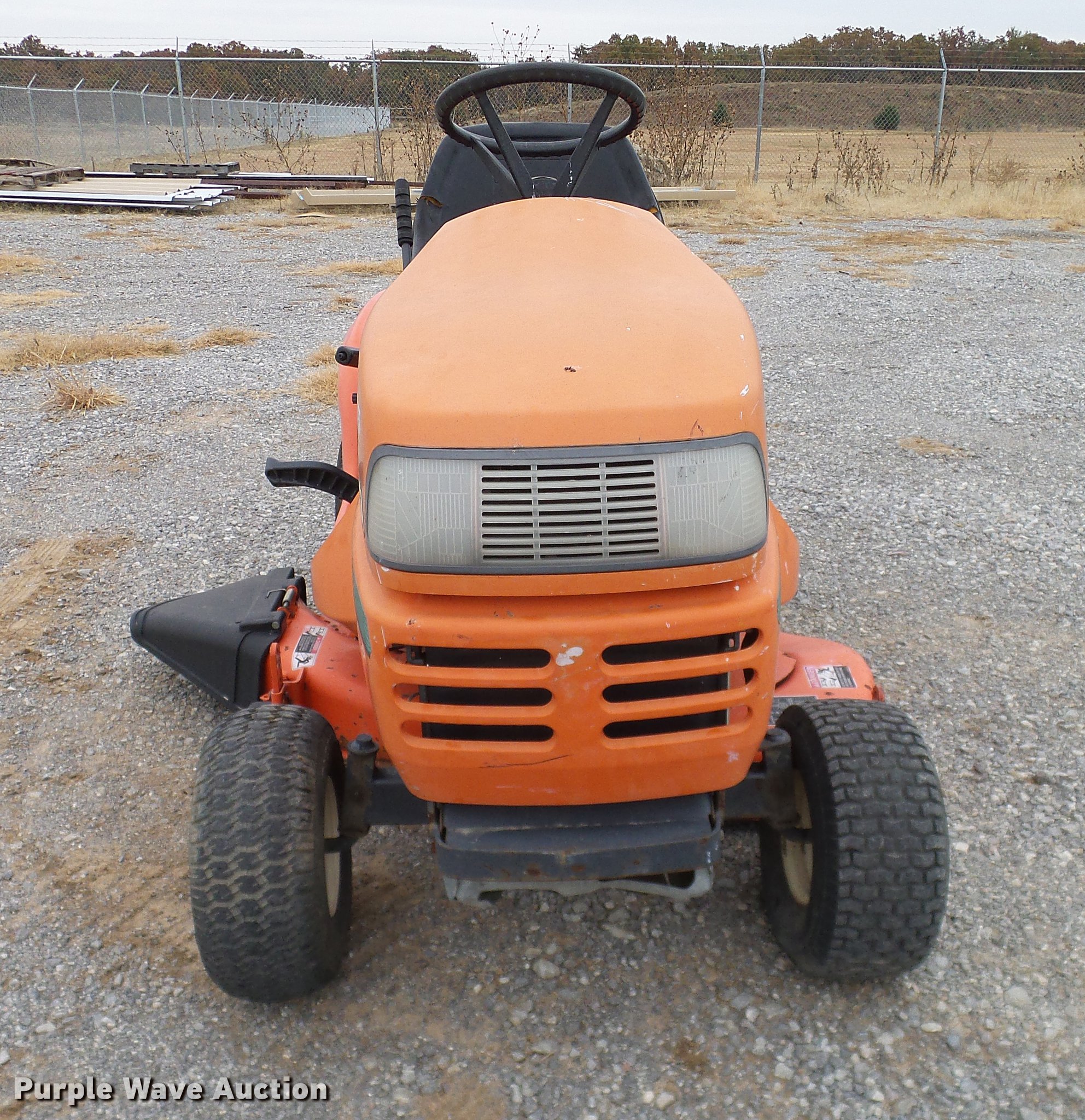 1996 Kubota T1460 lawn mower in Duncan, OK Item AZ9341 sold Purple Wave