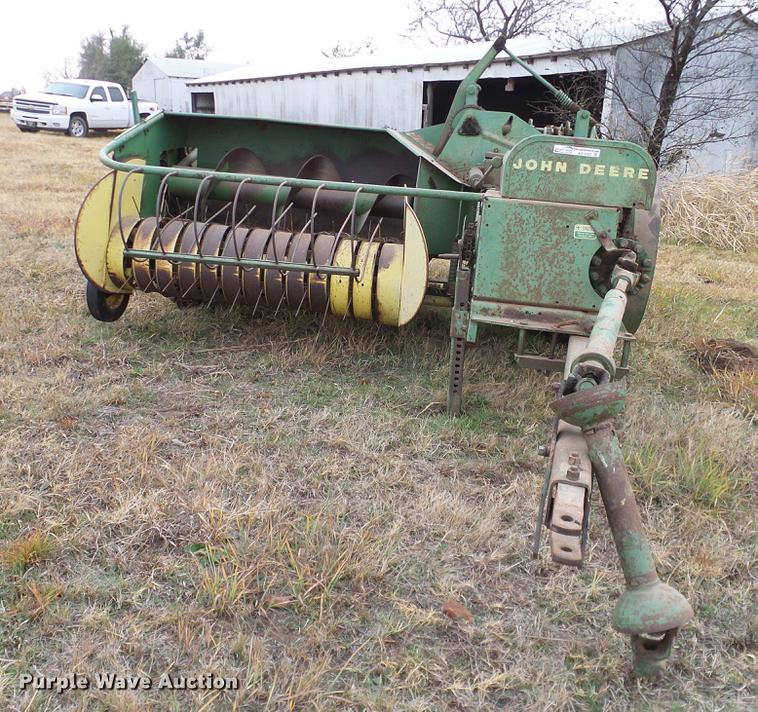 image for item AO9355 John Deere 224WS square baler