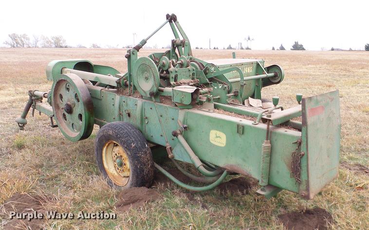 image for item AO9355 John Deere 224WS square baler