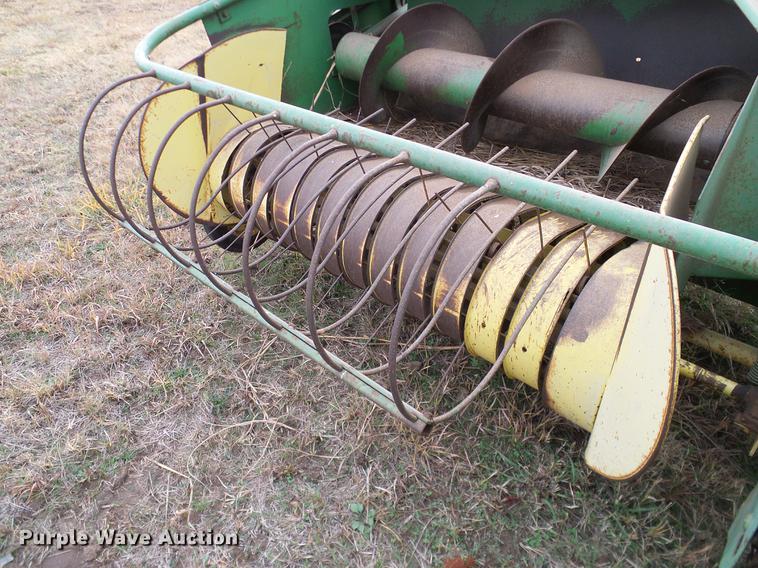 image for item AO9355 John Deere 224WS square baler