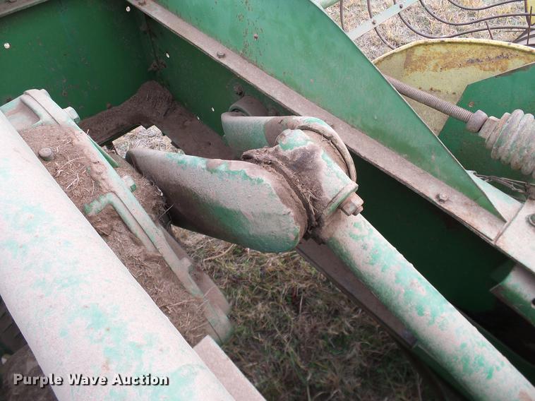 image for item AO9355 John Deere 224WS square baler