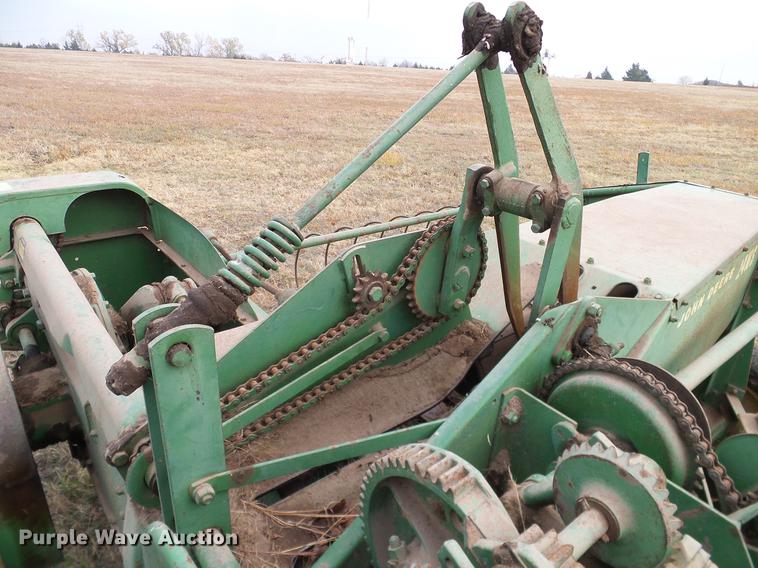 image for item AO9355 John Deere 224WS square baler