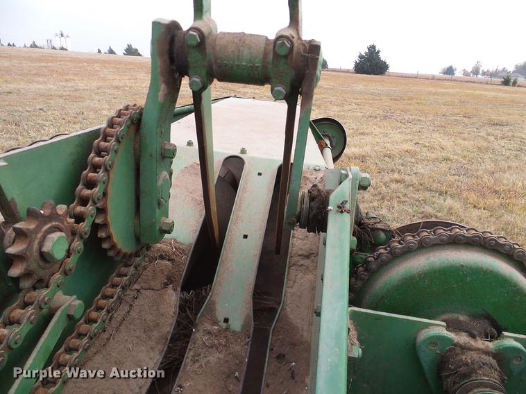 image for item AO9355 John Deere 224WS square baler