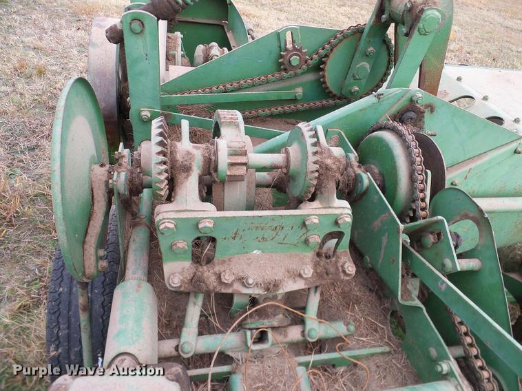 image for item AO9355 John Deere 224WS square baler