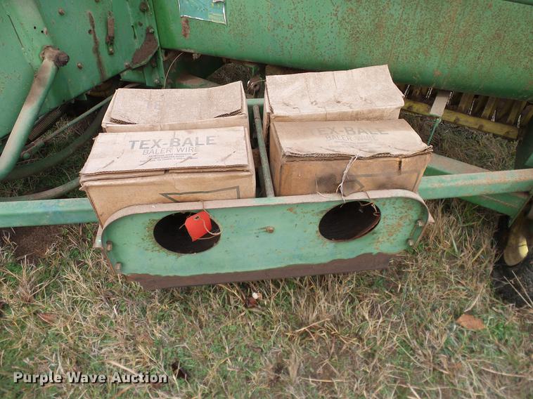image for item AO9355 John Deere 224WS square baler