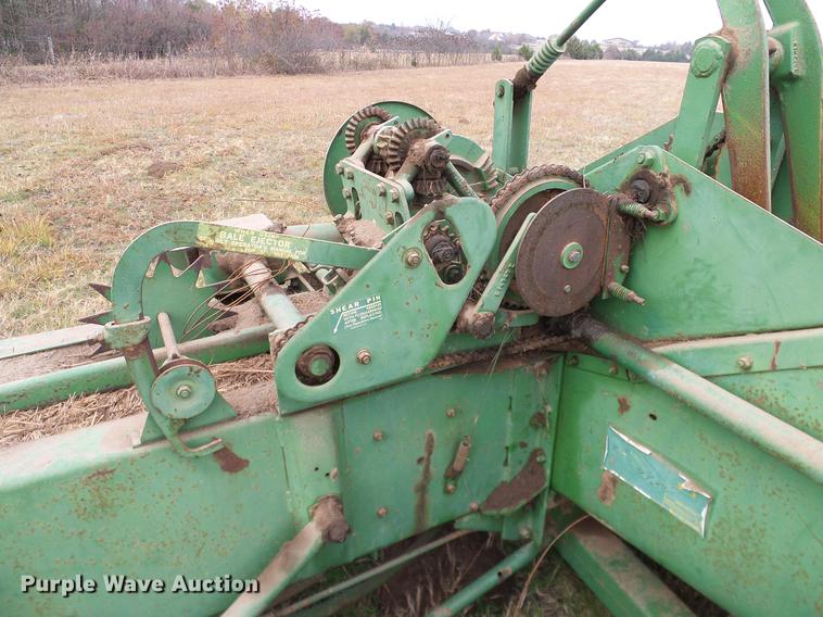 image for item AO9355 John Deere 224WS square baler