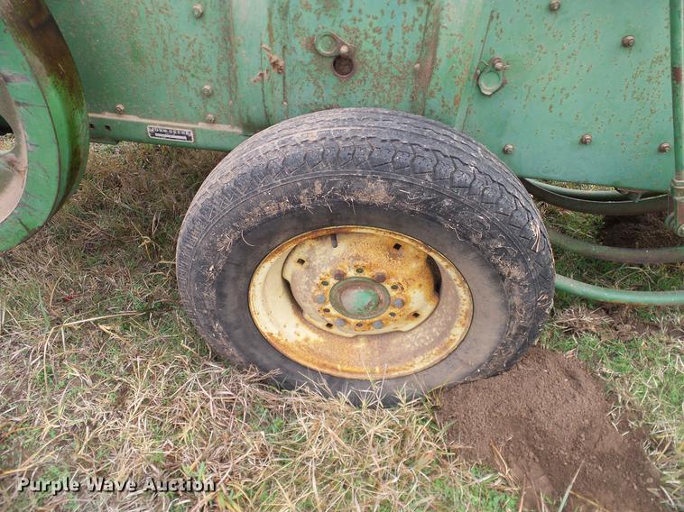 image for item AO9355 John Deere 224WS square baler