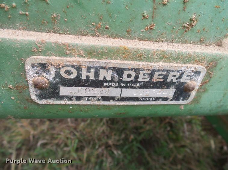 image for item AO9355 John Deere 224WS square baler