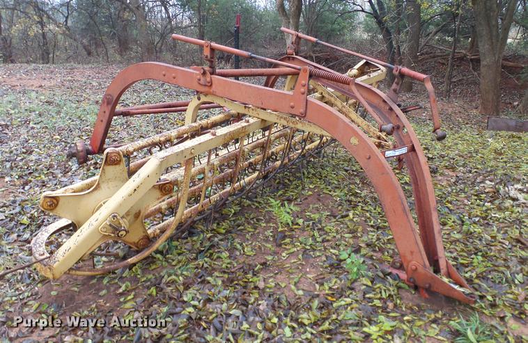 image for item AO9367 New Holland 55 hay rake
