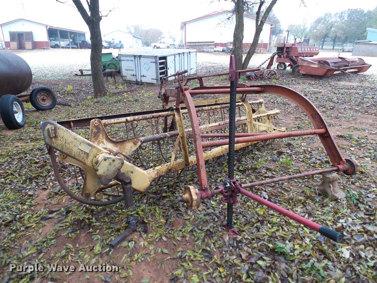 image for item AO9367 New Holland 55 hay rake