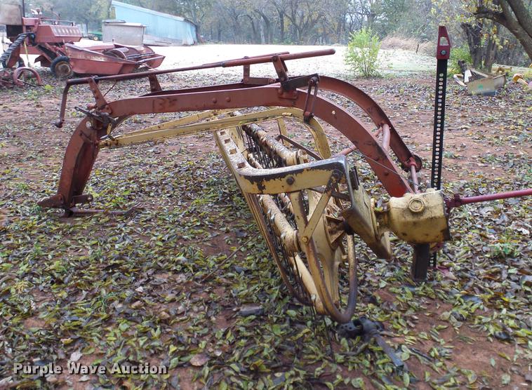 image for item AO9367 New Holland 55 hay rake
