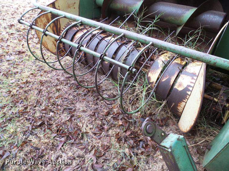 image for item AO9368 John Deere 224WS square baler