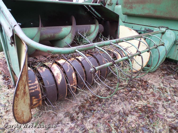 image for item AO9368 John Deere 224WS square baler