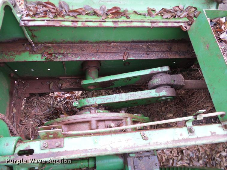 image for item AO9368 John Deere 224WS square baler
