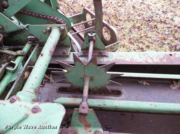 image for item AO9368 John Deere 224WS square baler